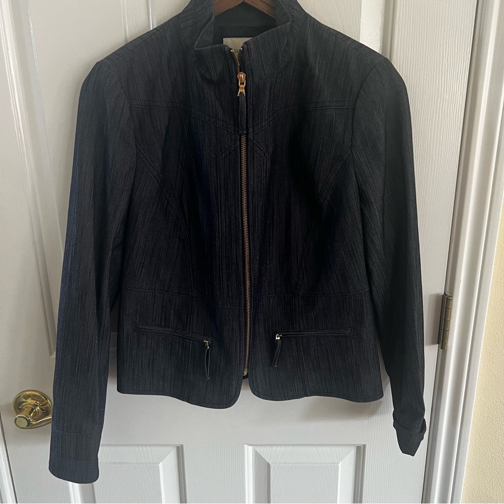 Madison Hill Indigo Stretch Denim Jacket w/ gold details. Tailored. NWOT. Small